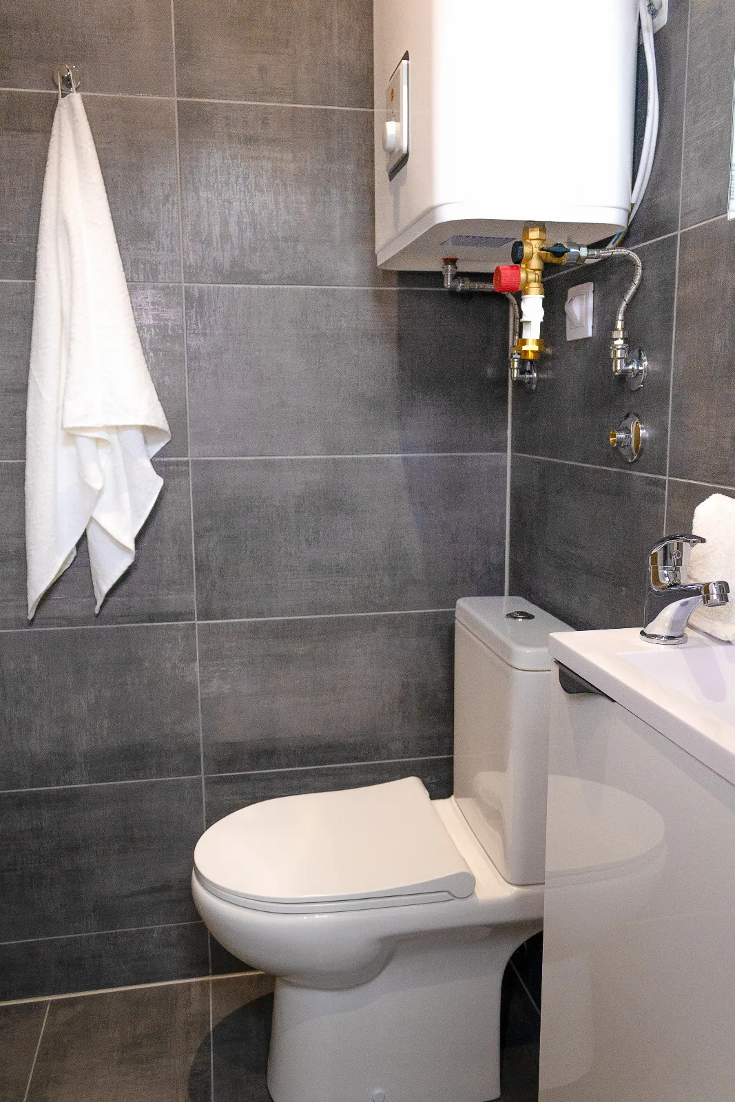 Salle d’eau : WC et chauffe-eau